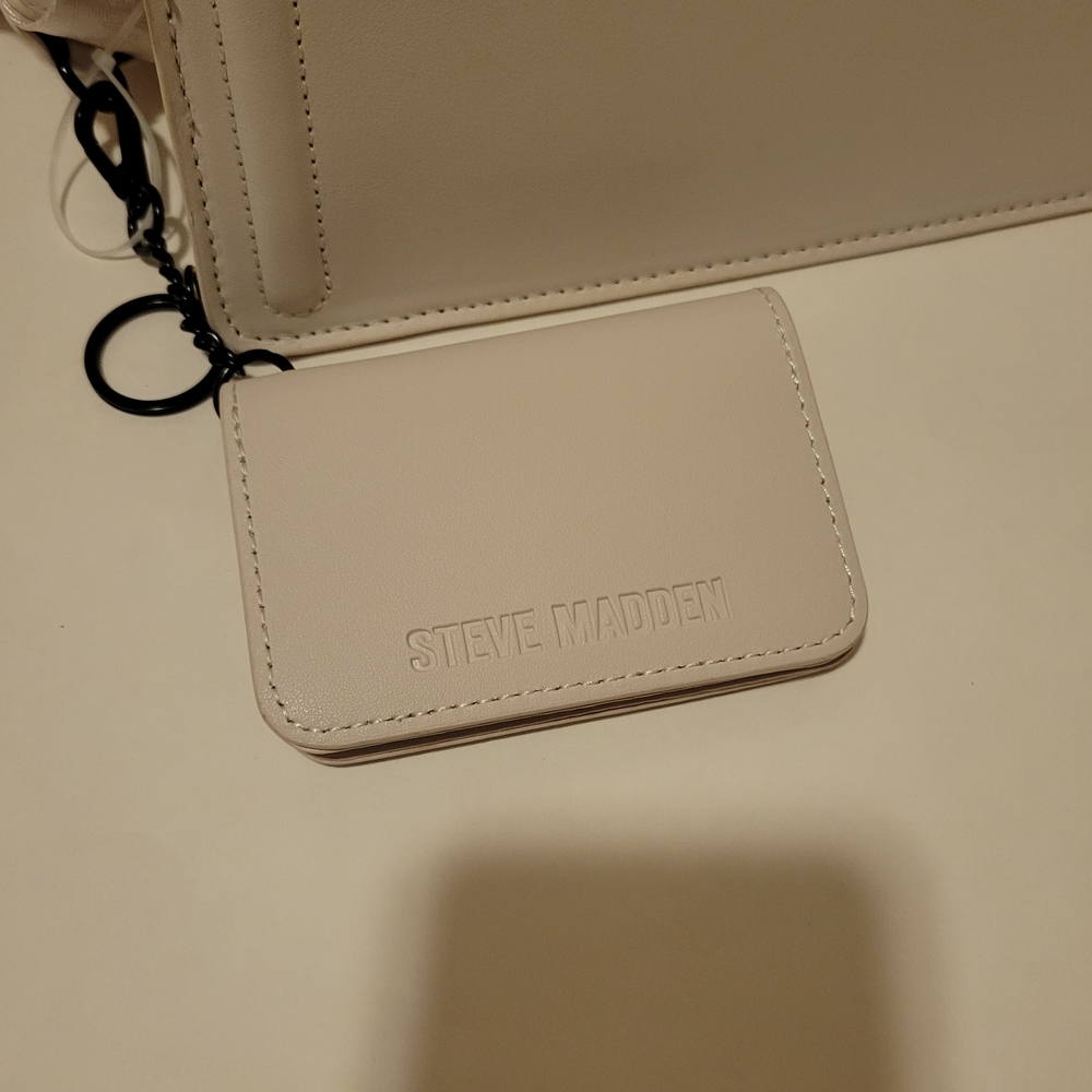 Steve Madden White Handbag with Matching Pouch - Picture 5 of 16